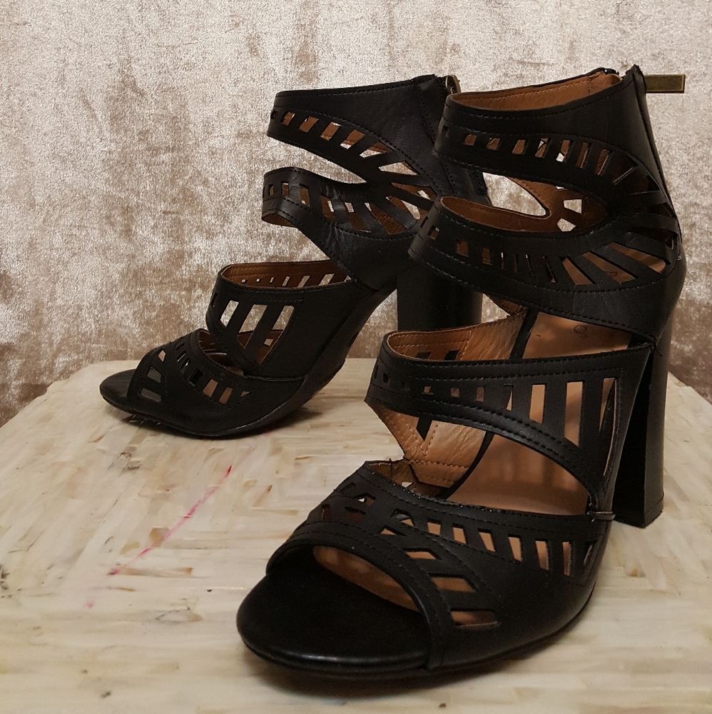 Bamboo box heels
